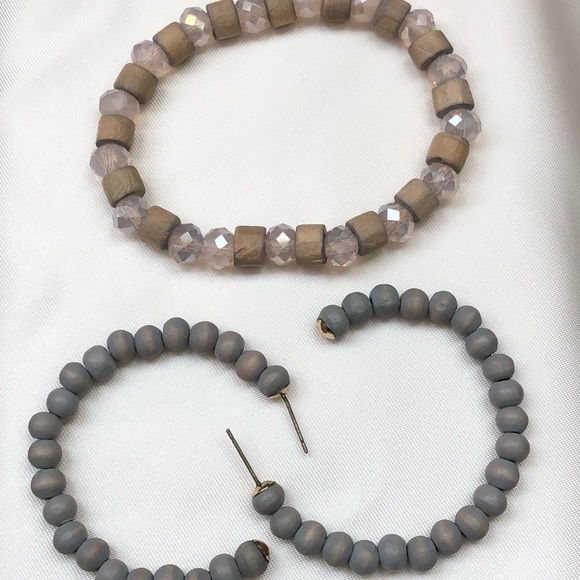 Bracelet and Earring Set - Picture 8 of 8